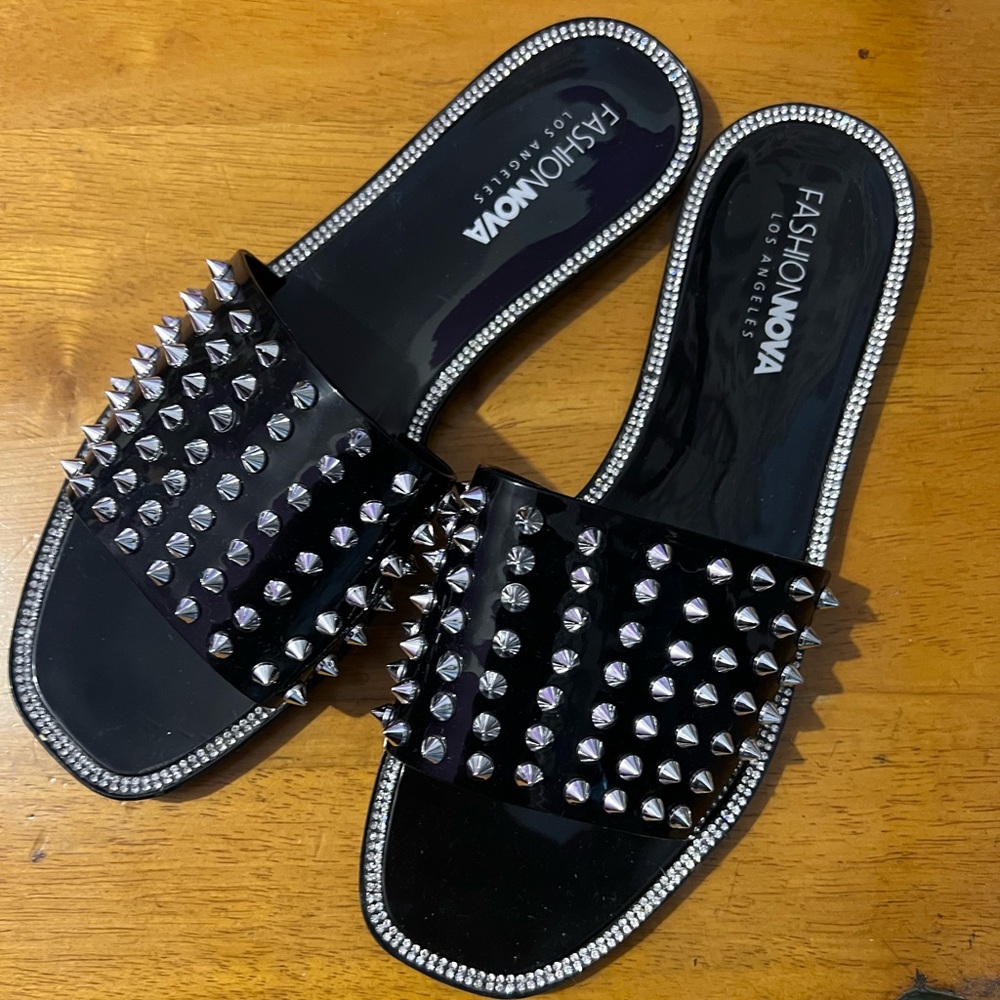 Fashion Nova Studded Jelly Sandals Women’s Size 10 Black New